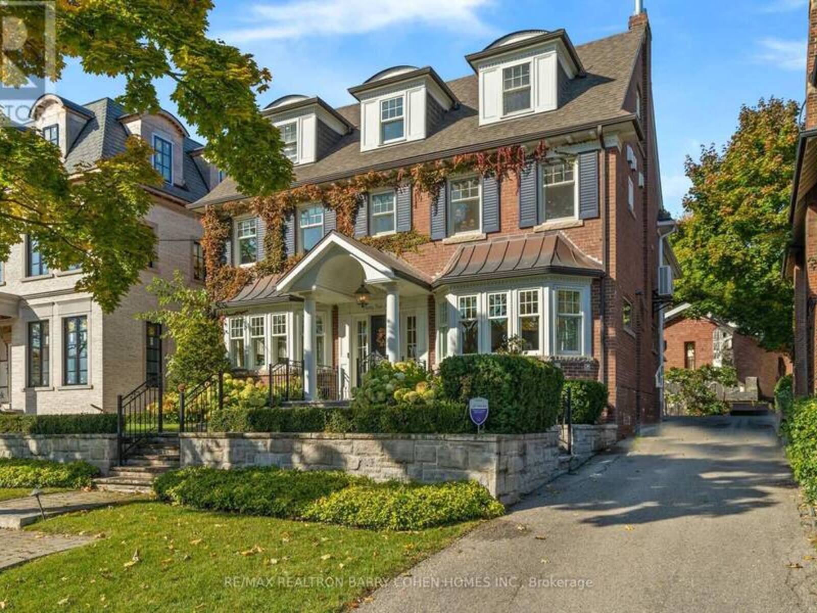 32 AVA ROAD, Toronto, Ontario M5P 1Y4