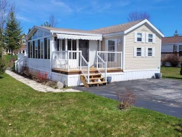 36 HURON CIRCLE Wasaga Beach Ontario, L9Y 1X7