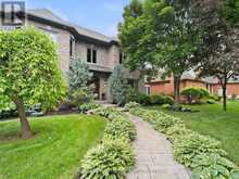 157 TREEGROVE CIRCLE S | Aurora Ontario | Slide Image Two