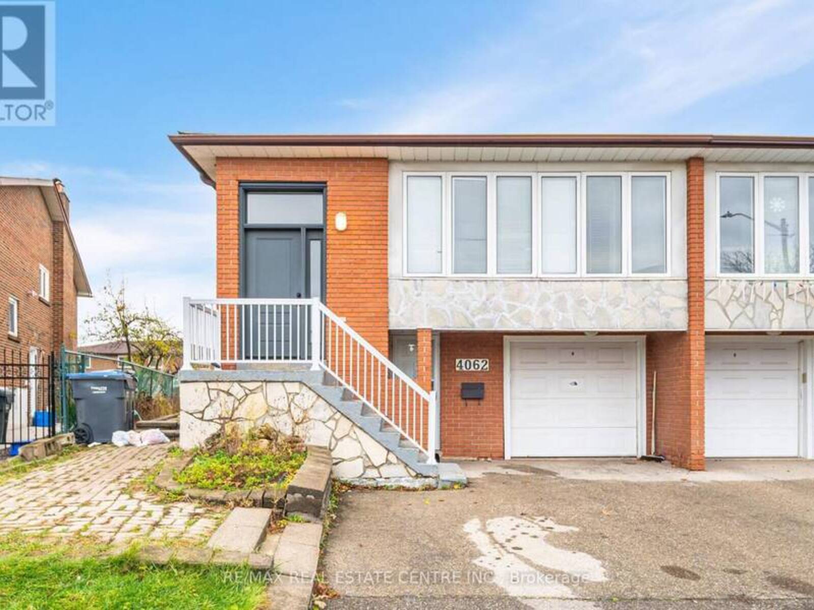 4062 DUNMOW CRESCENT, Mississauga, Ontario L4Z 1C9