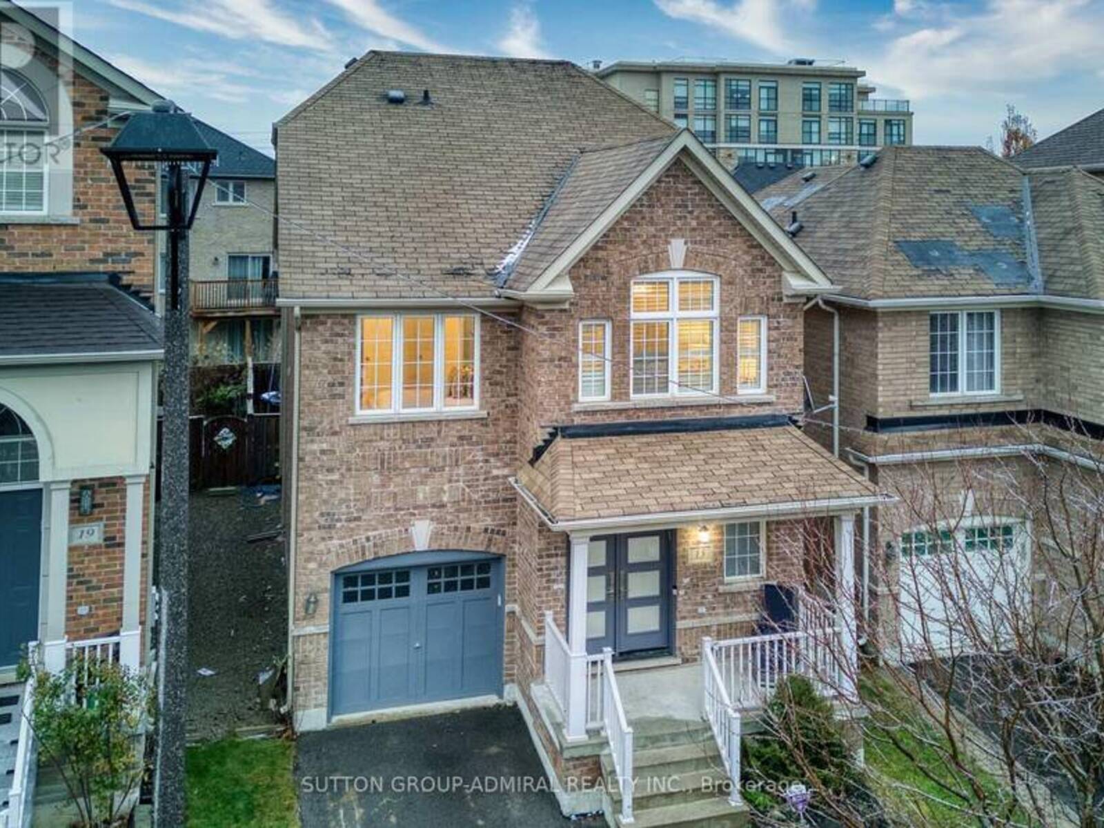 15 ASNER AVENUE, Vaughan, Ontario L6A 0W3