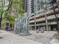 2705 - 750 BAY STREET Toronto Ontario, M5G 1N6