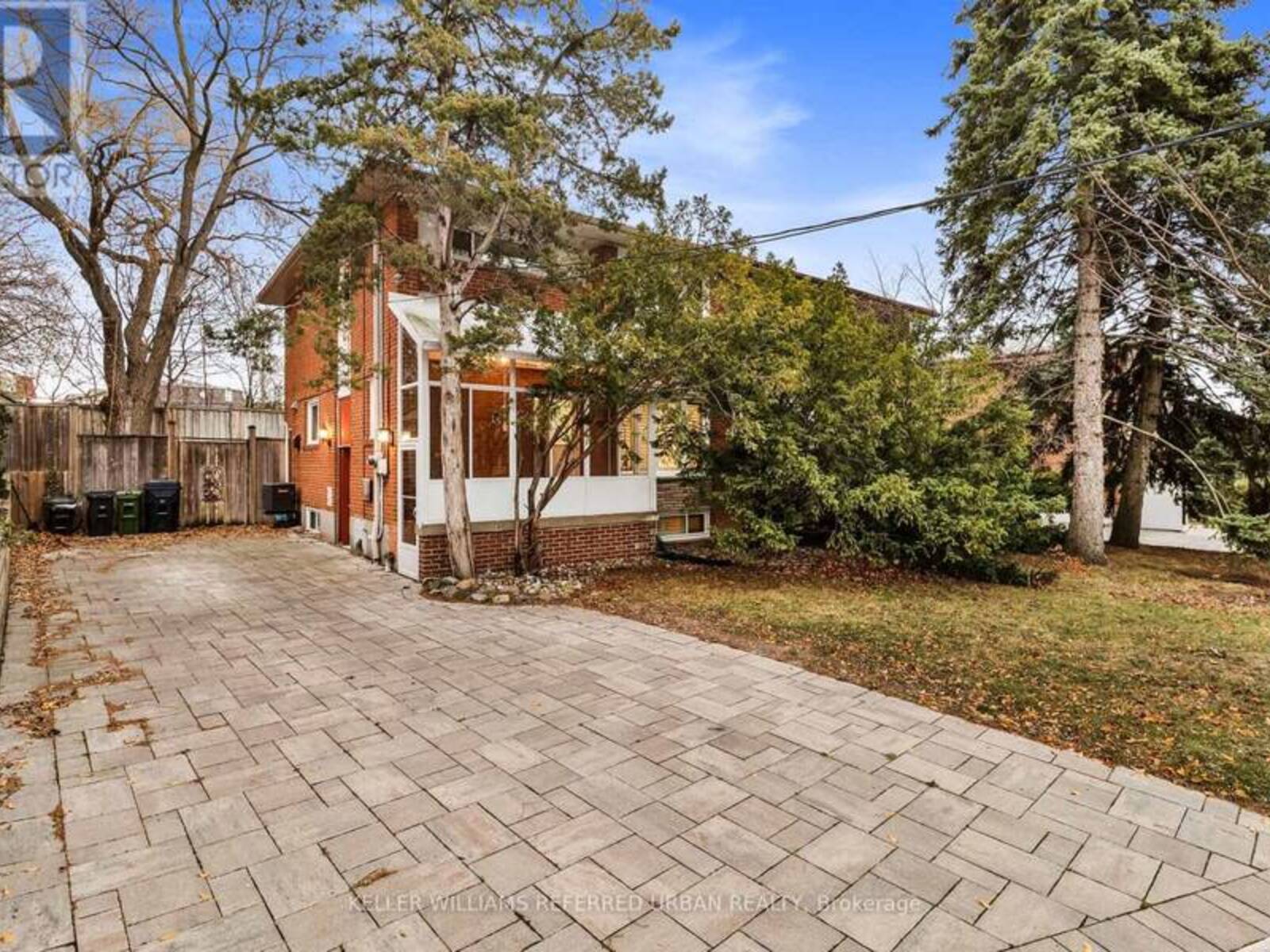 25 CARSCADDEN DRIVE, Toronto, Ontario M2R 2A6