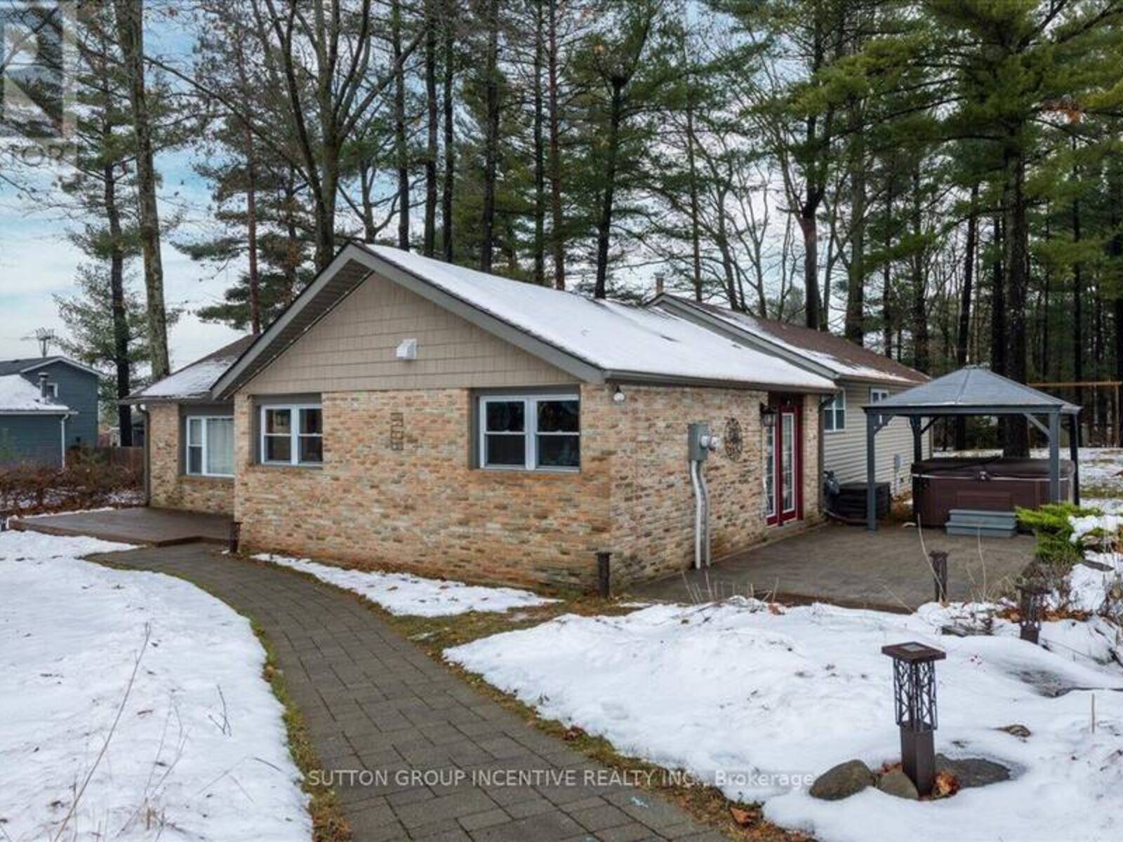 2084 SUNNIDALE ROAD, Essa, Ontario L0M 1T2