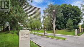 1807 - 8111 YONGE STREET | Markham Ontario | Slide Image Three