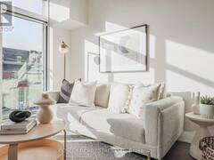 204 - 41 OSSINGTON AVENUE Toronto Ontario, M6J 2Y9