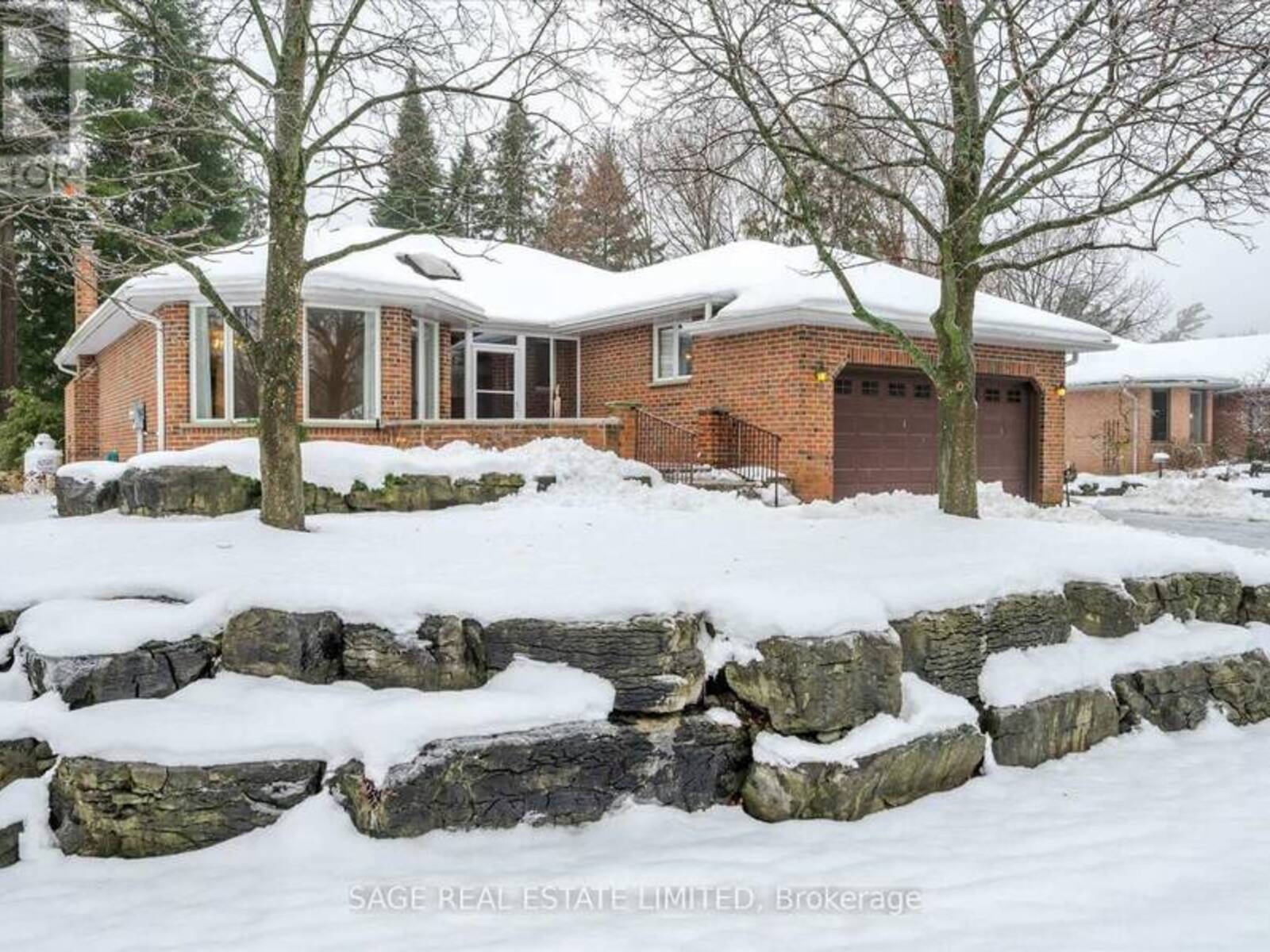 17 PATRICIA PLACE, Bobcaygeon, Ontario K0M 1A0