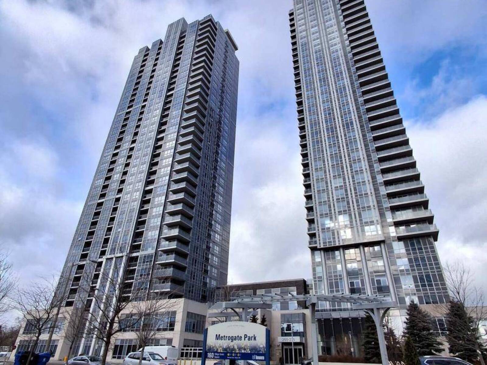 2220 - 275 VILLAGE GREEN SQUARE, Toronto, Ontario M1S 0L8