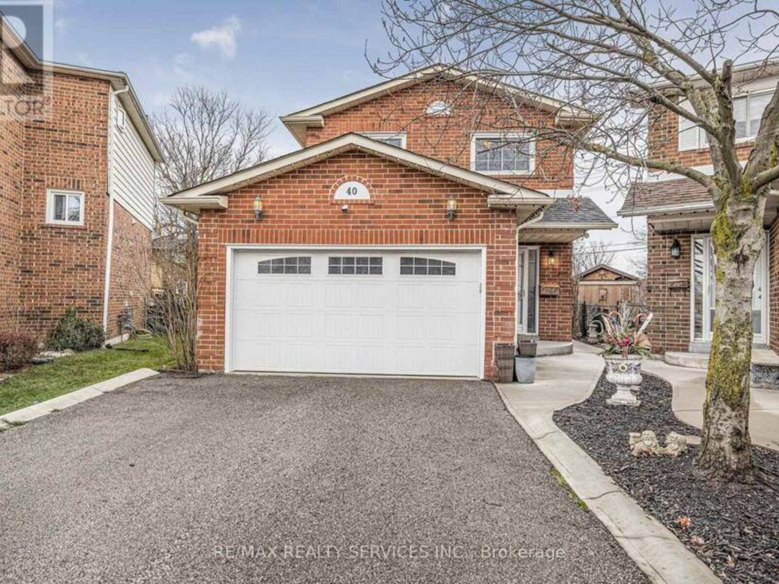 40 CRENSHAW COURT, Brampton, Ontario L6Z 1W9