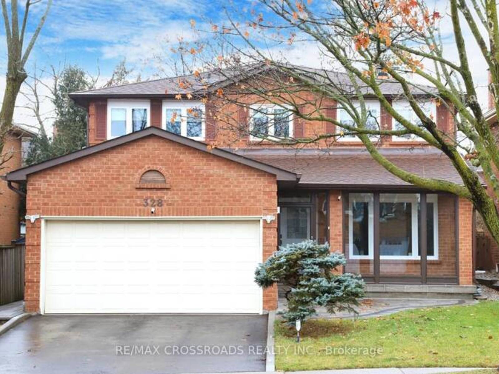 328 ATHA AVENUE, Richmond Hill, Ontario L4C 2J7