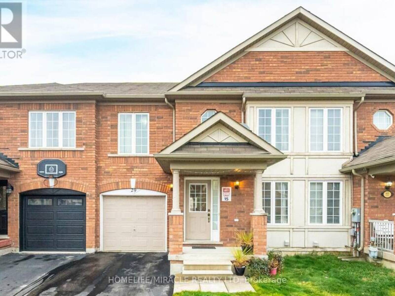 29 QUAILVALLEY DRIVE, Brampton, Ontario L6R 0N4