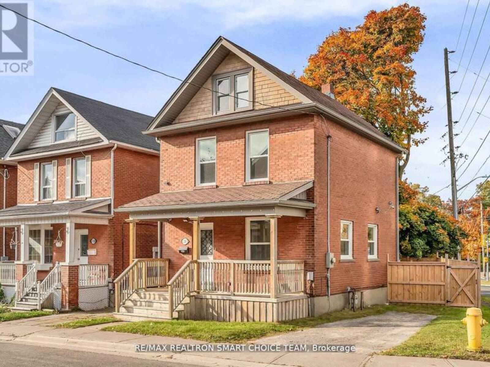 238 DEARBORN AVENUE, Oshawa, Ontario L1G 4Z4