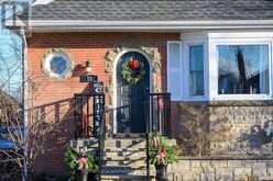 85 BARONS AVENUE S | Hamilton Ontario | Slide Image Four