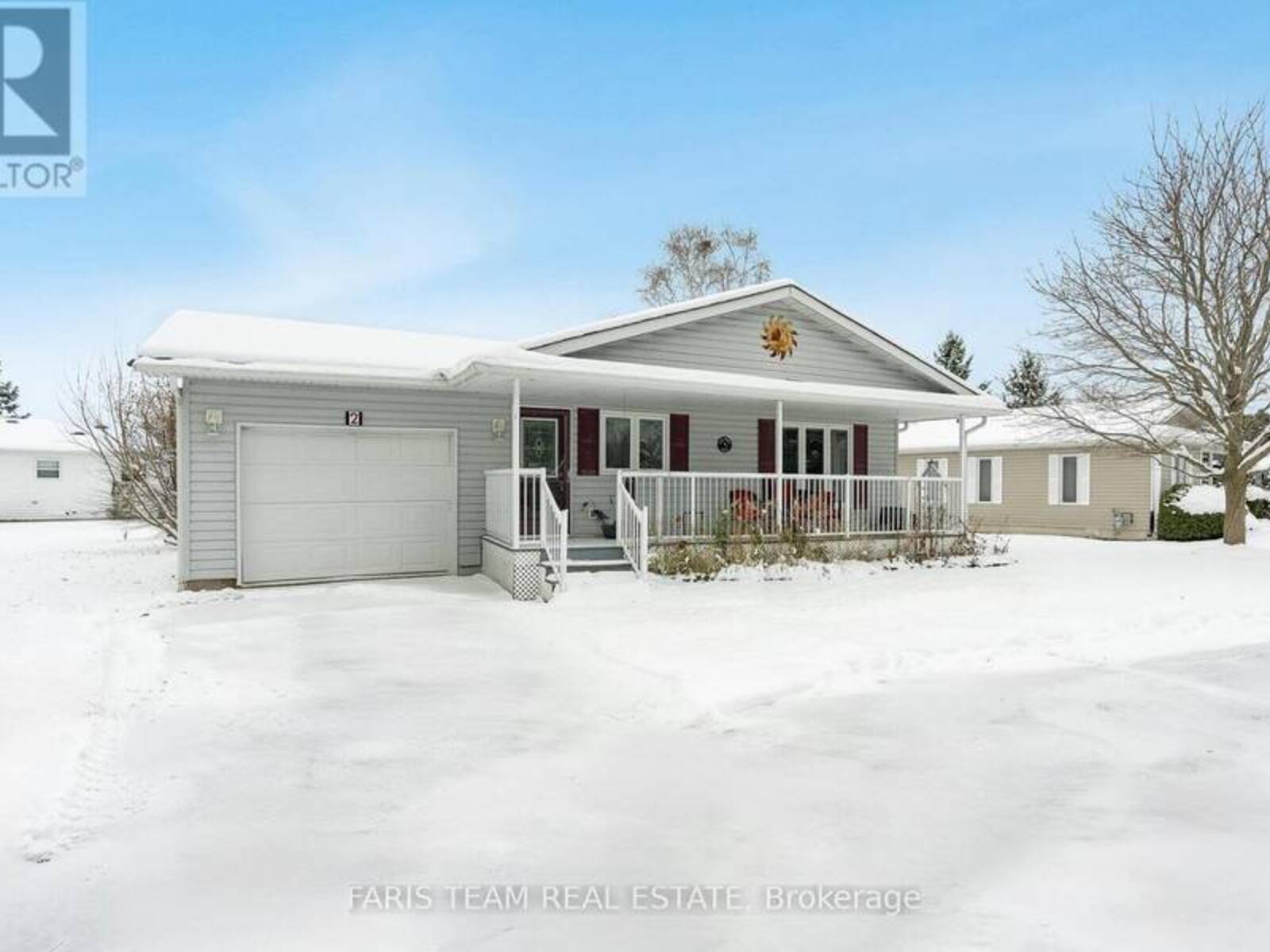 2 ST JAMES PLACE, Wasaga Beach, Ontario L9Z 3A8