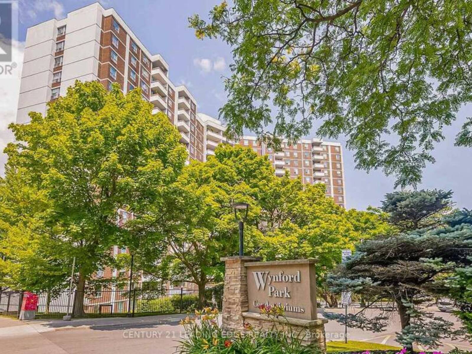 PH04 - 10 EDGECLIFF GOLFWAY, Toronto, Ontario M3C 3A3