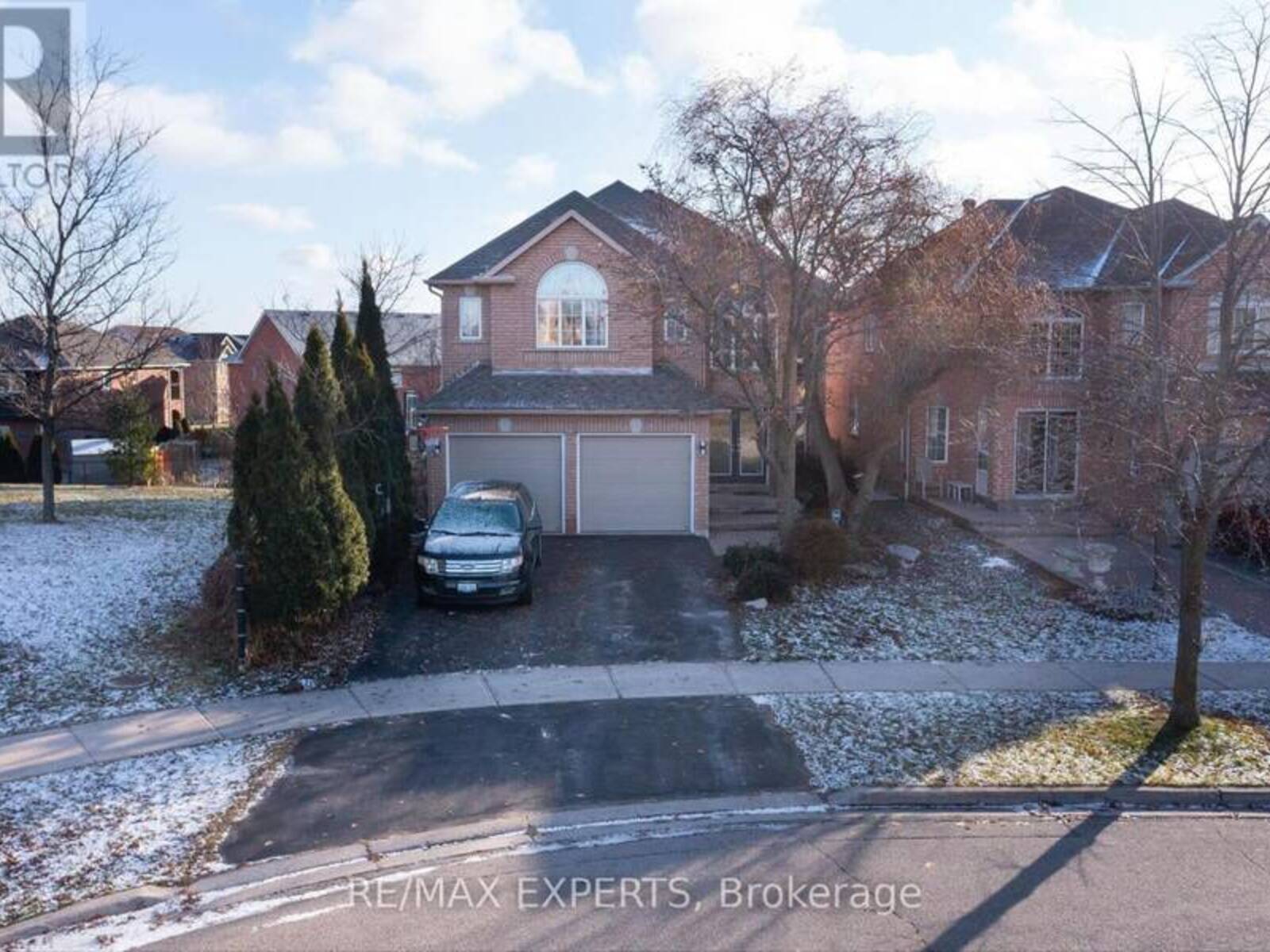 107 PRINCETON GATE, Vaughan, Ontario L6A 2S7