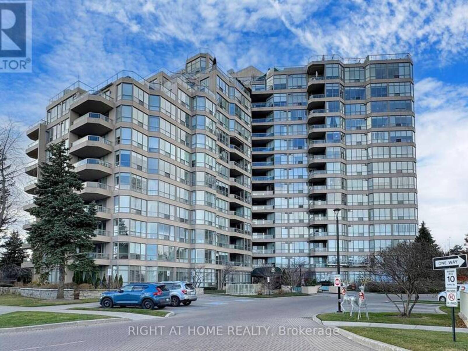 1131 - 10 GUILDWOOD PARKWAY, Toronto, Ontario M1E 5B5