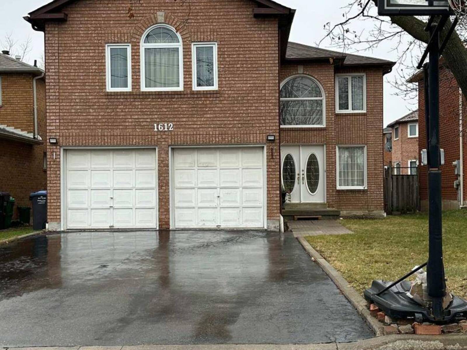 1612 MOONGATE CRESCENT, Mississauga, Ontario L5M 4T1