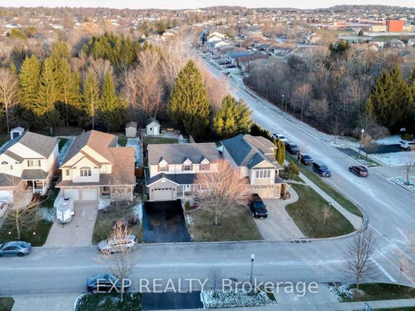 3 WARBLER HEIGHTS, St. Thomas, Ontario N5R 6J4