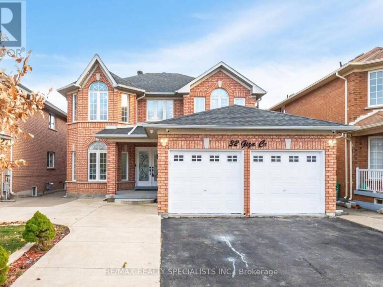 32 GIZA CRESCENT, Brampton, Ontario L6R 2R3