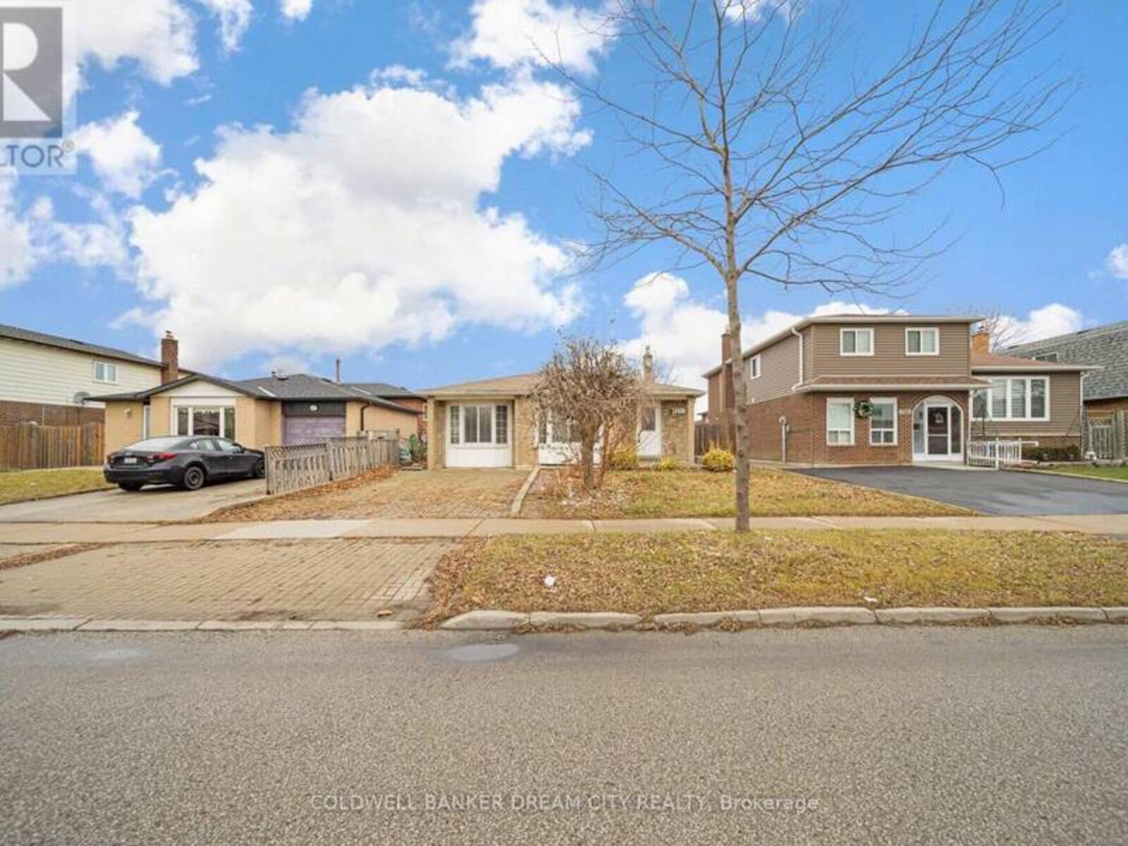 4211 BRANDON GATE DRIVE, Mississauga, Ontario L4T 3K3