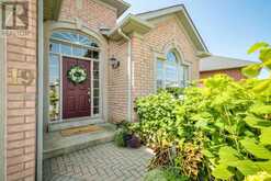 19 BOROS LINK | Whitchurch-Stouffville Ontario | Slide Image Two