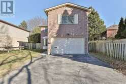 11 HUNTER'S POINT DRIVE | Richmond Hill Ontario | Slide Image Two