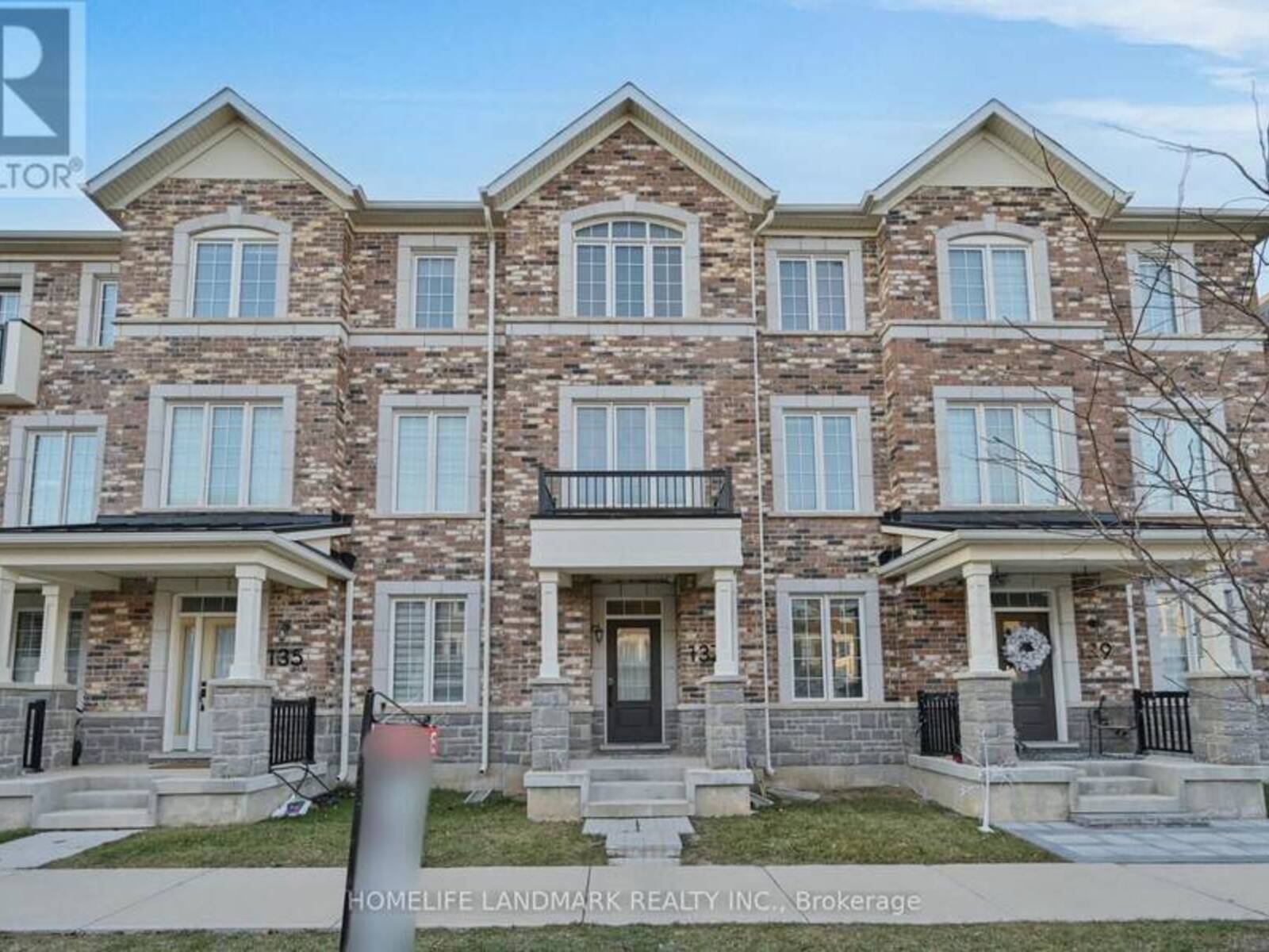 137 STORK STREET, Oakville, Ontario L6H 0X9