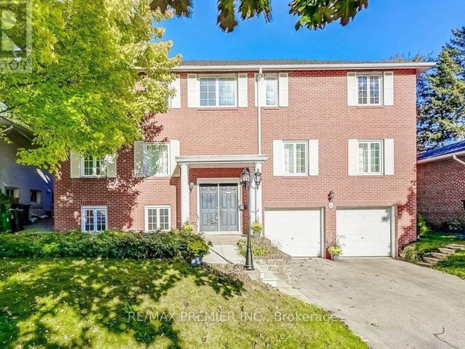 16 WOODVALLEY DRIVE, Toronto, Ontario M9A 4H1