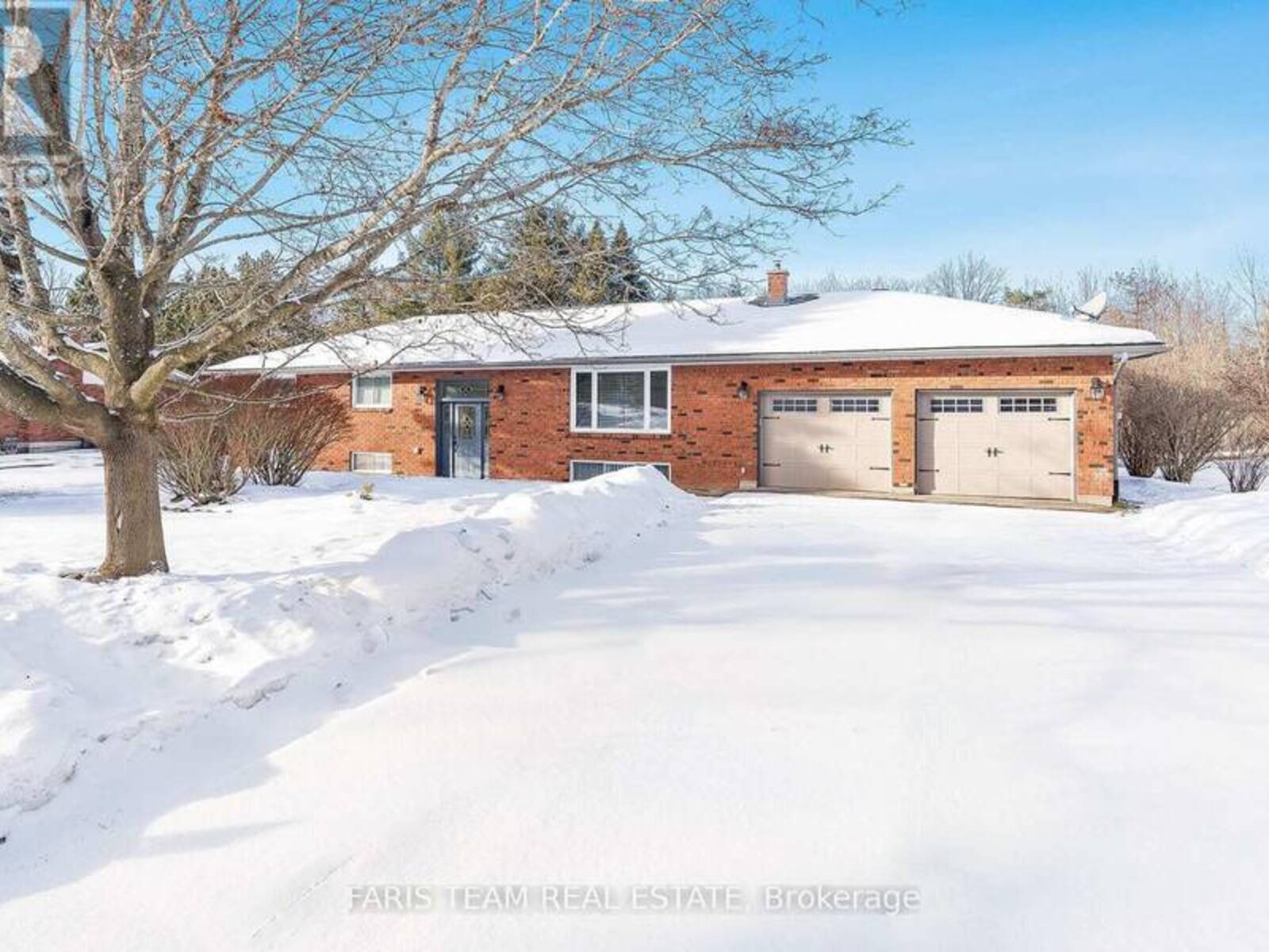 220 MOONSTONE ROAD E, Oro-Medonte, Ontario L0K 1N0