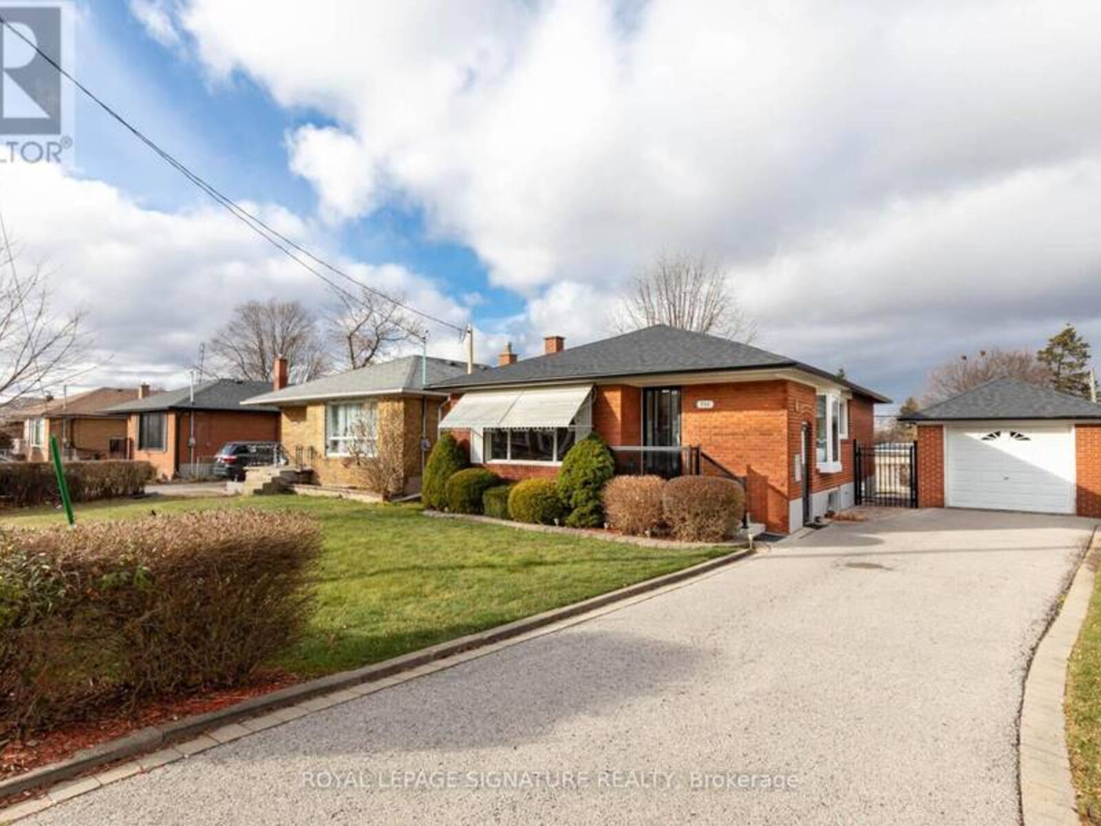 732 DANFORTH ROAD, Toronto, Ontario M1K 1G5