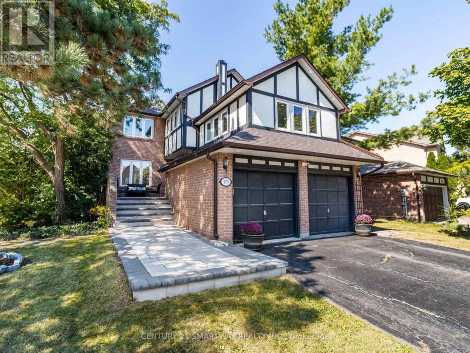 195 ROMAIN CRESCENT, Oakville, Ontario L6H 5A5