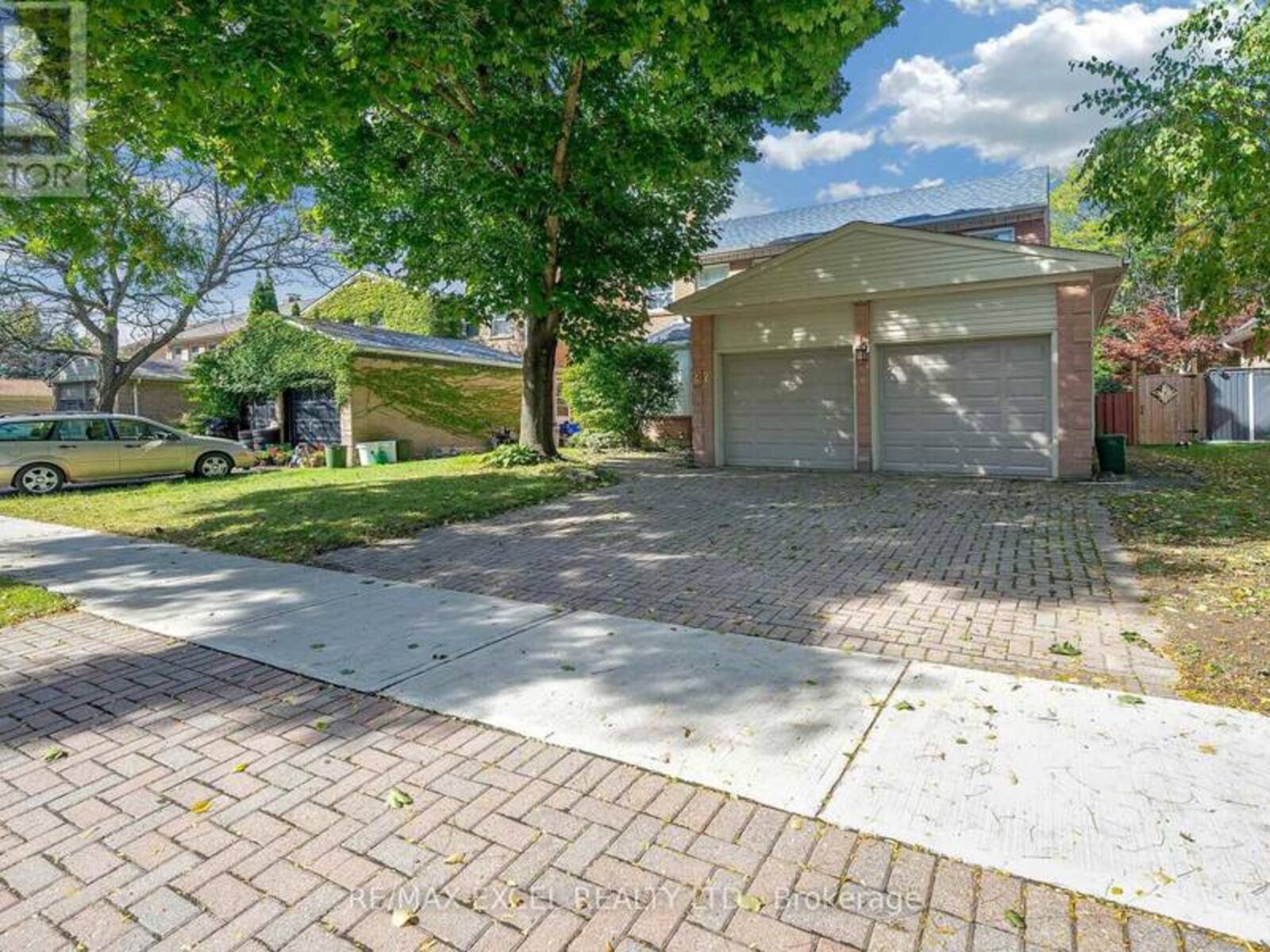 22 THE BRIDLE TRAIL, Markham, Ontario L3R 4E9