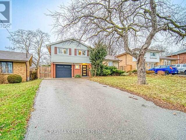 18 LANTANA COURT Toronto Ontario, M4A 2H8