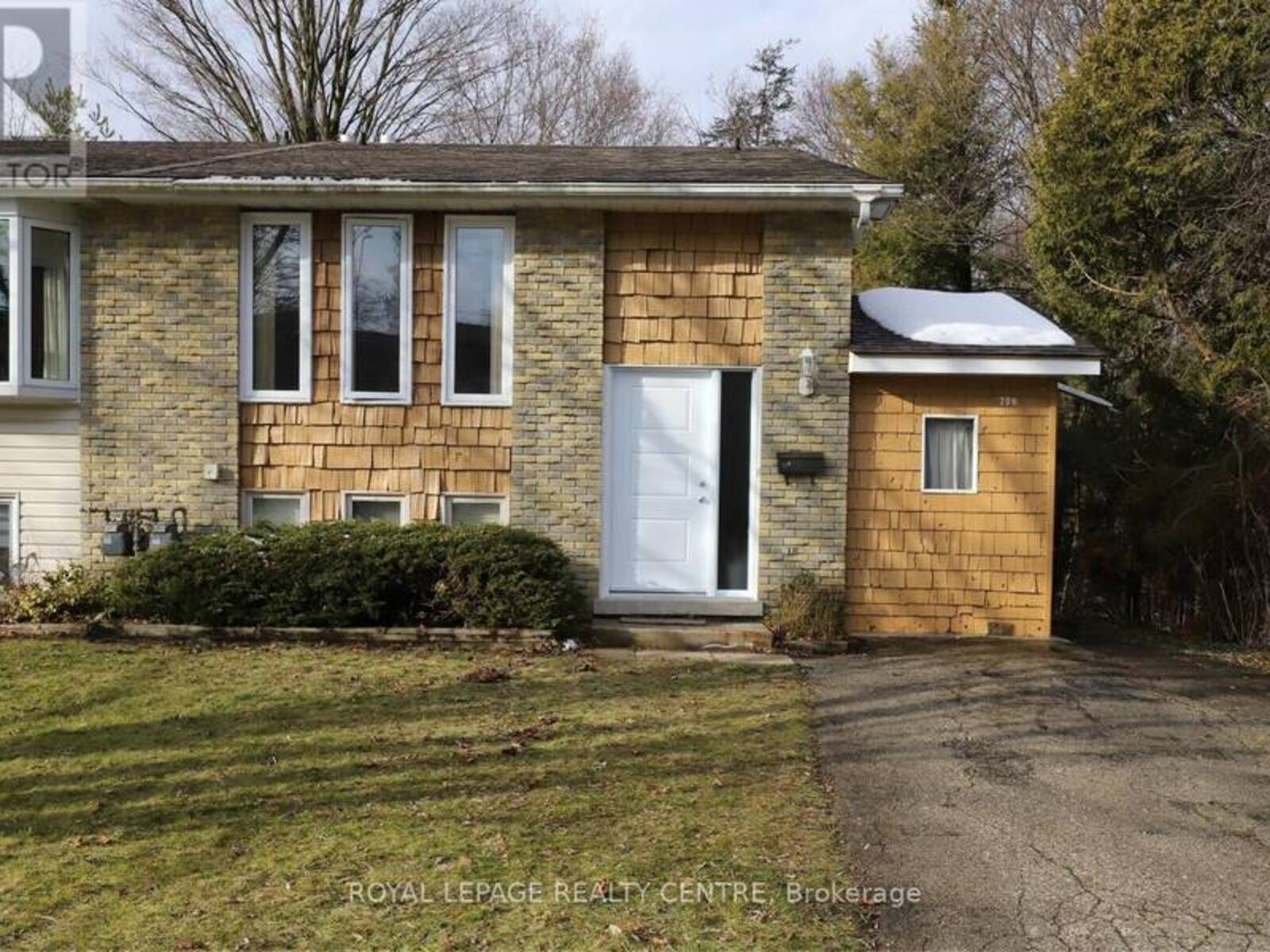 79B CHURCHILL STREET, Waterloo, Ontario N2L 2X1