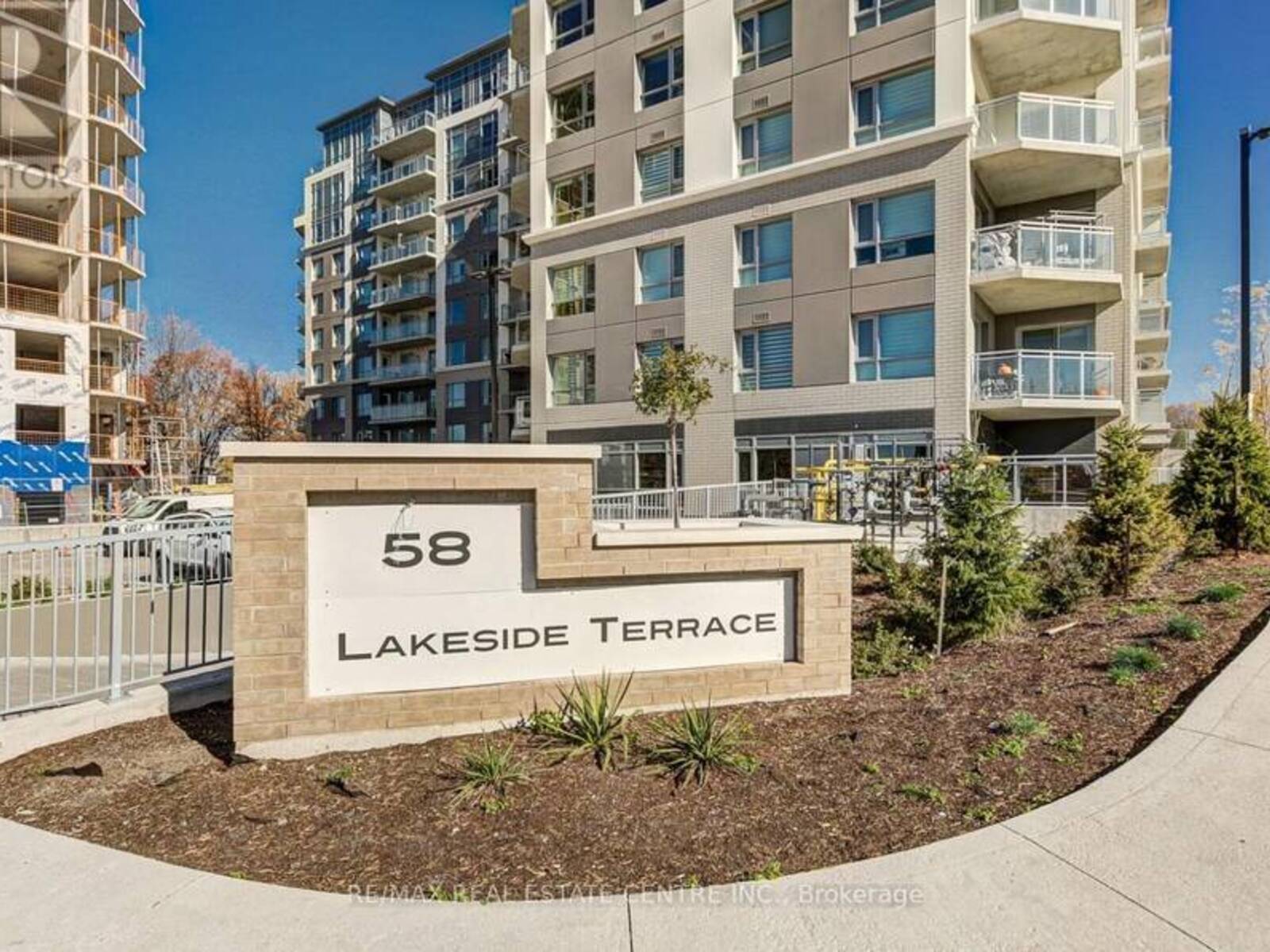 611 - 58 LAKESIDE TERRACE, Barrie, Ontario L4M 0L5