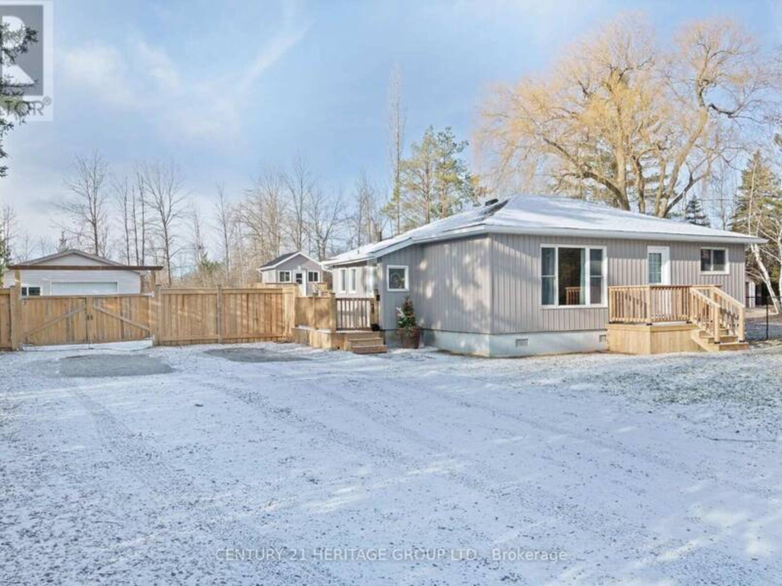 748 THIRD AVENUE, Georgina, Ontario L0E 1S0