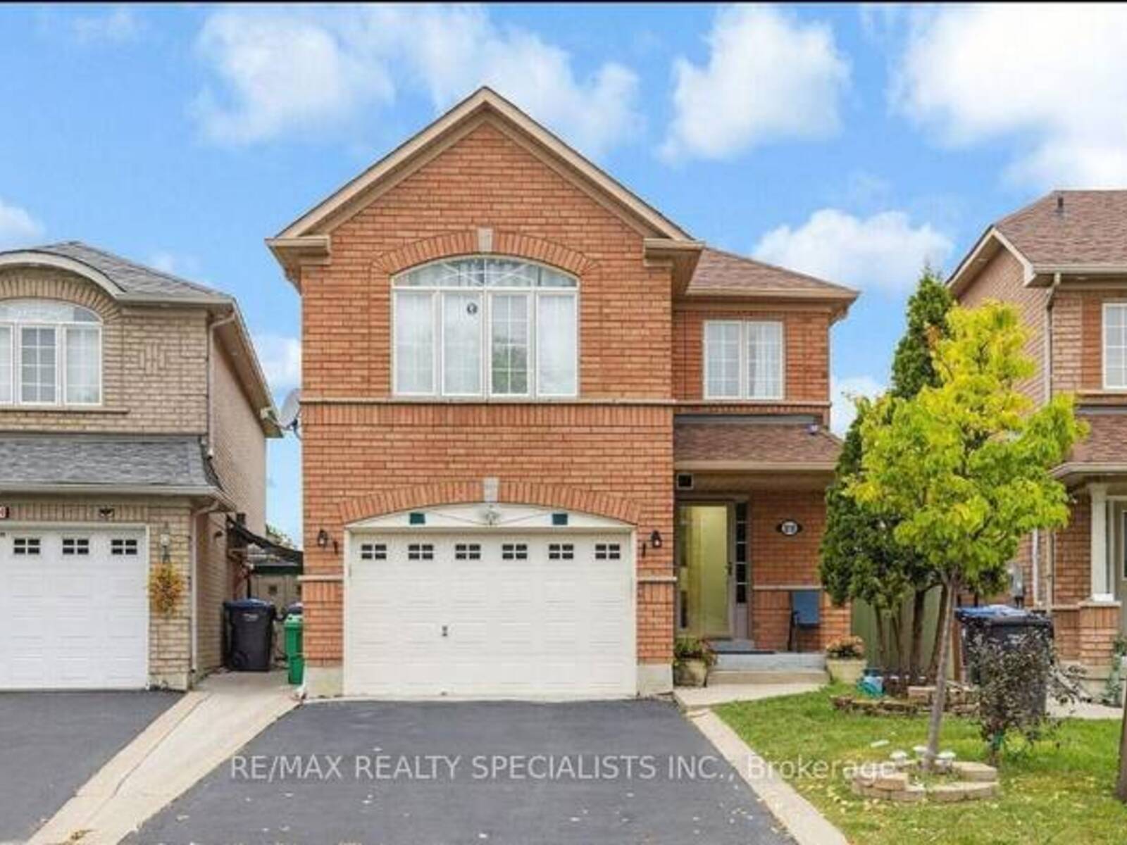 22 SERENITY LANE, Brampton, Ontario L6R 2T1