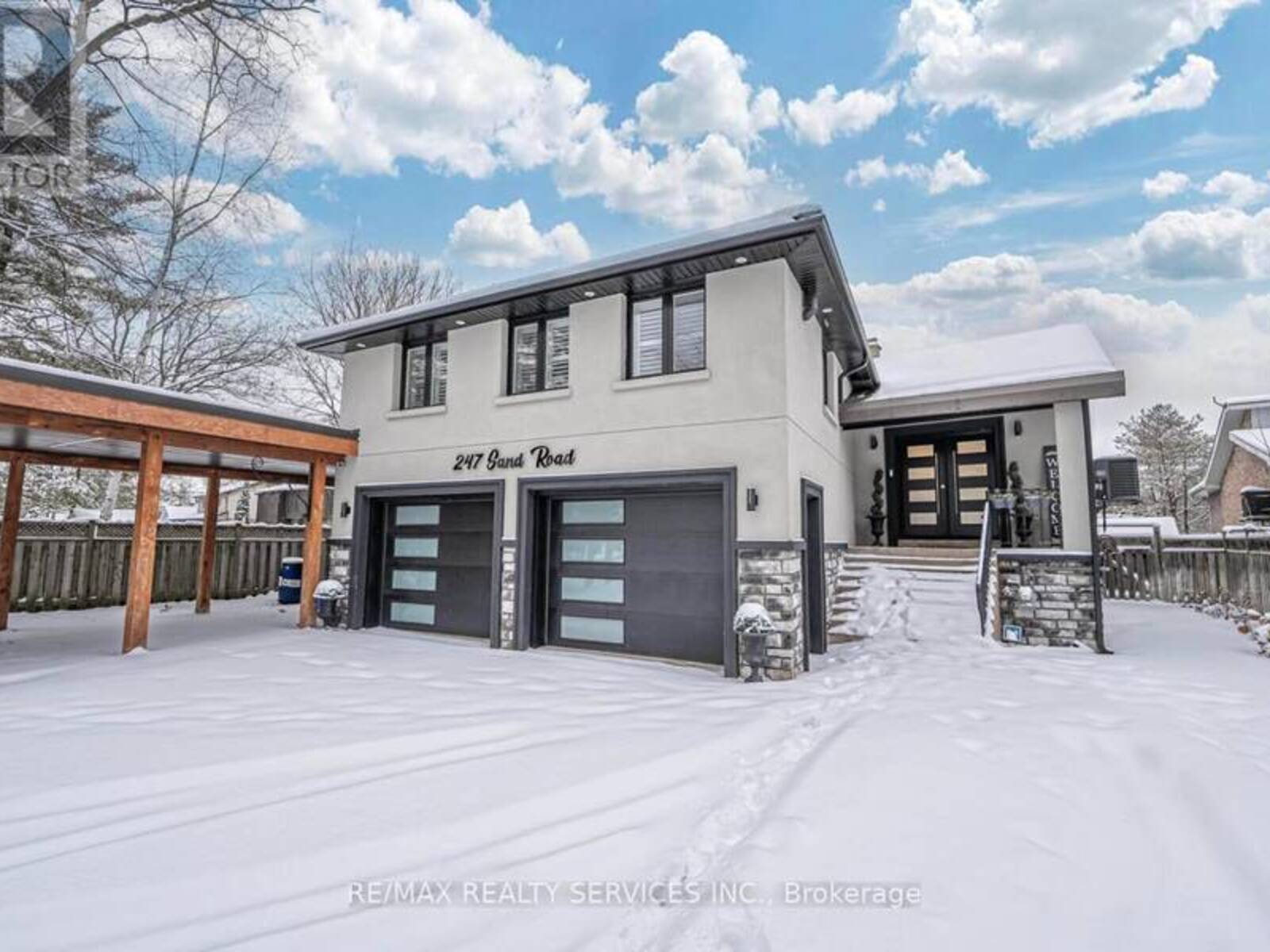 247 SAND ROAD, East Gwillimbury, Ontario L9N 1K1