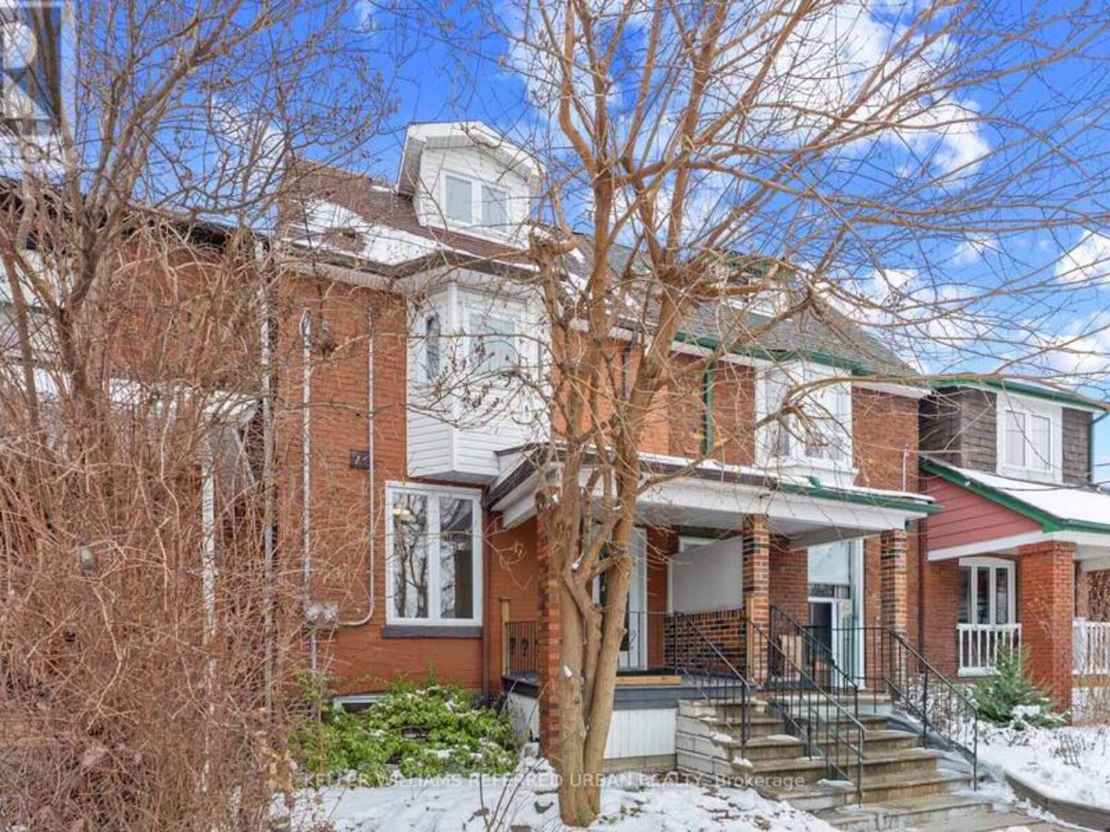 32 CASTLETON AVENUE, Toronto, Ontario M6N 3Z5