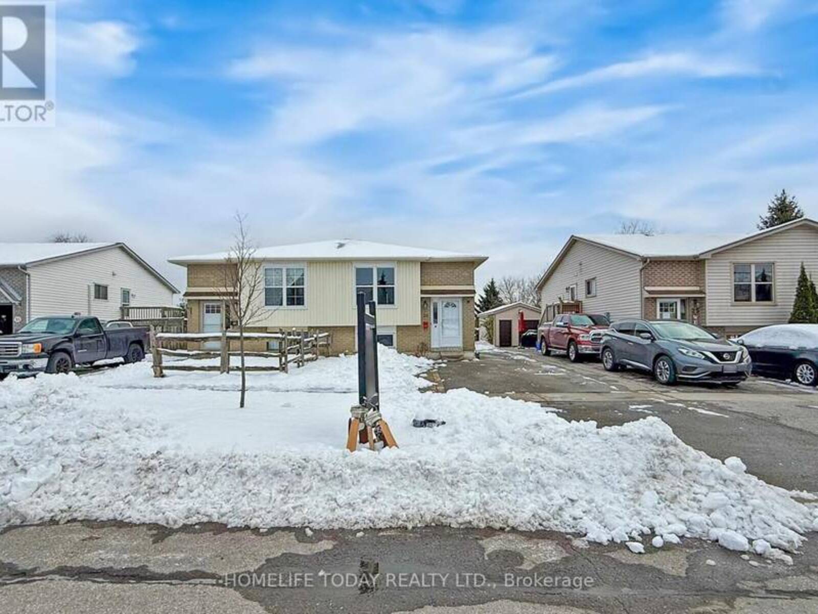 29 WELLINGTON AVENUE E, Oshawa, Ontario L1H 8P1