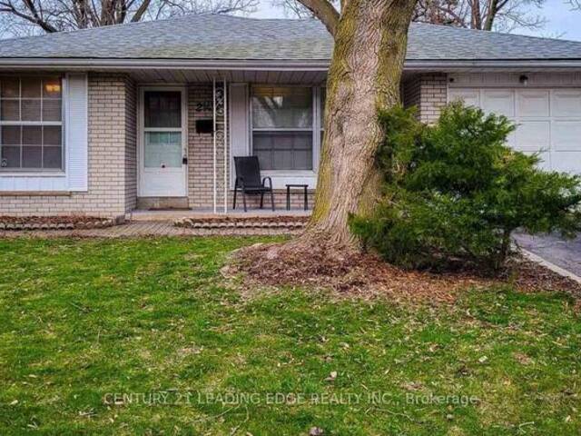 2145 SANDRINGHAM DRIVE Burlington Ontario, L7P 1T8