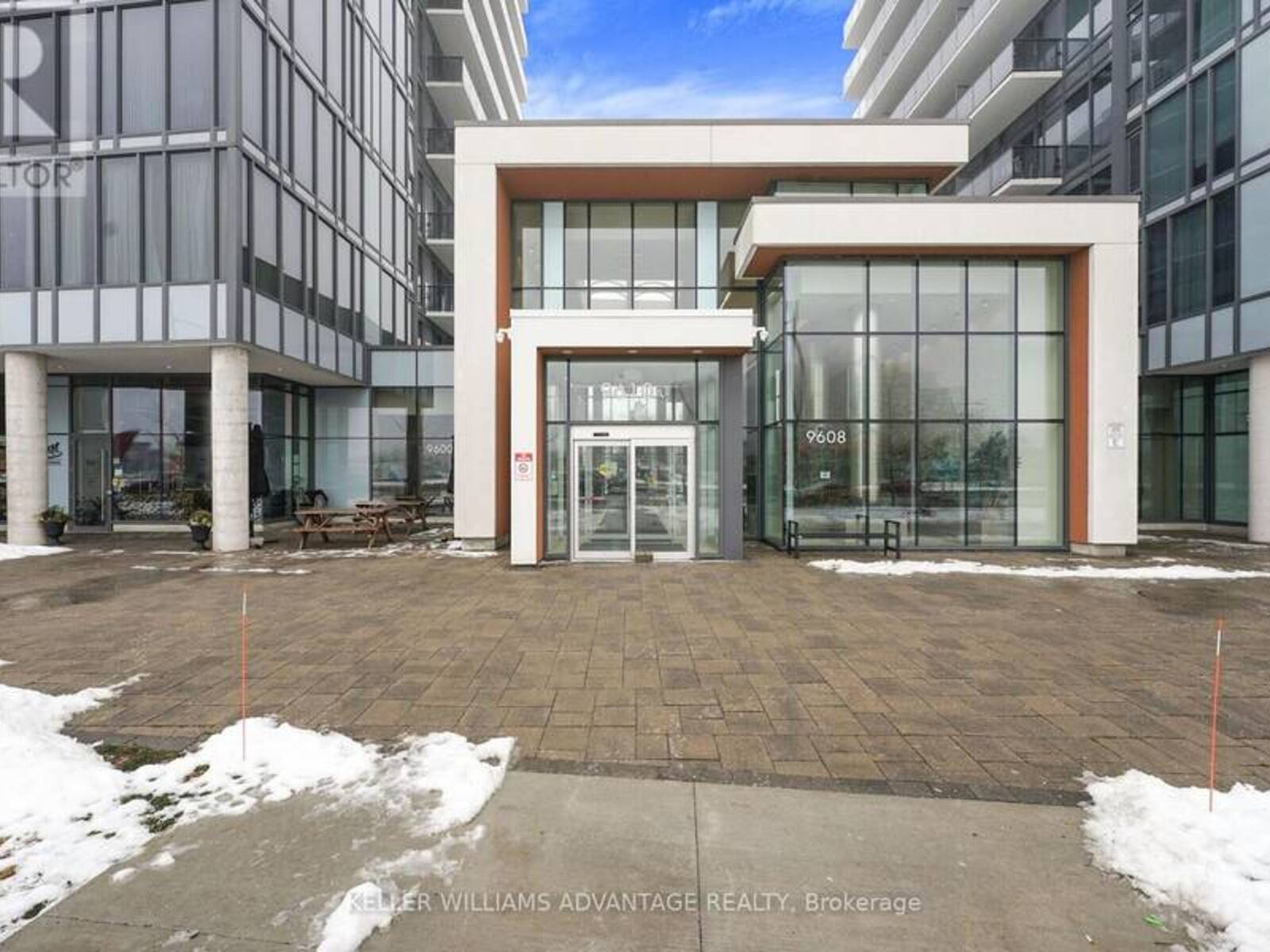 712B - 9600 YONGE STREET, Richmond Hill, Ontario L4C 0X3