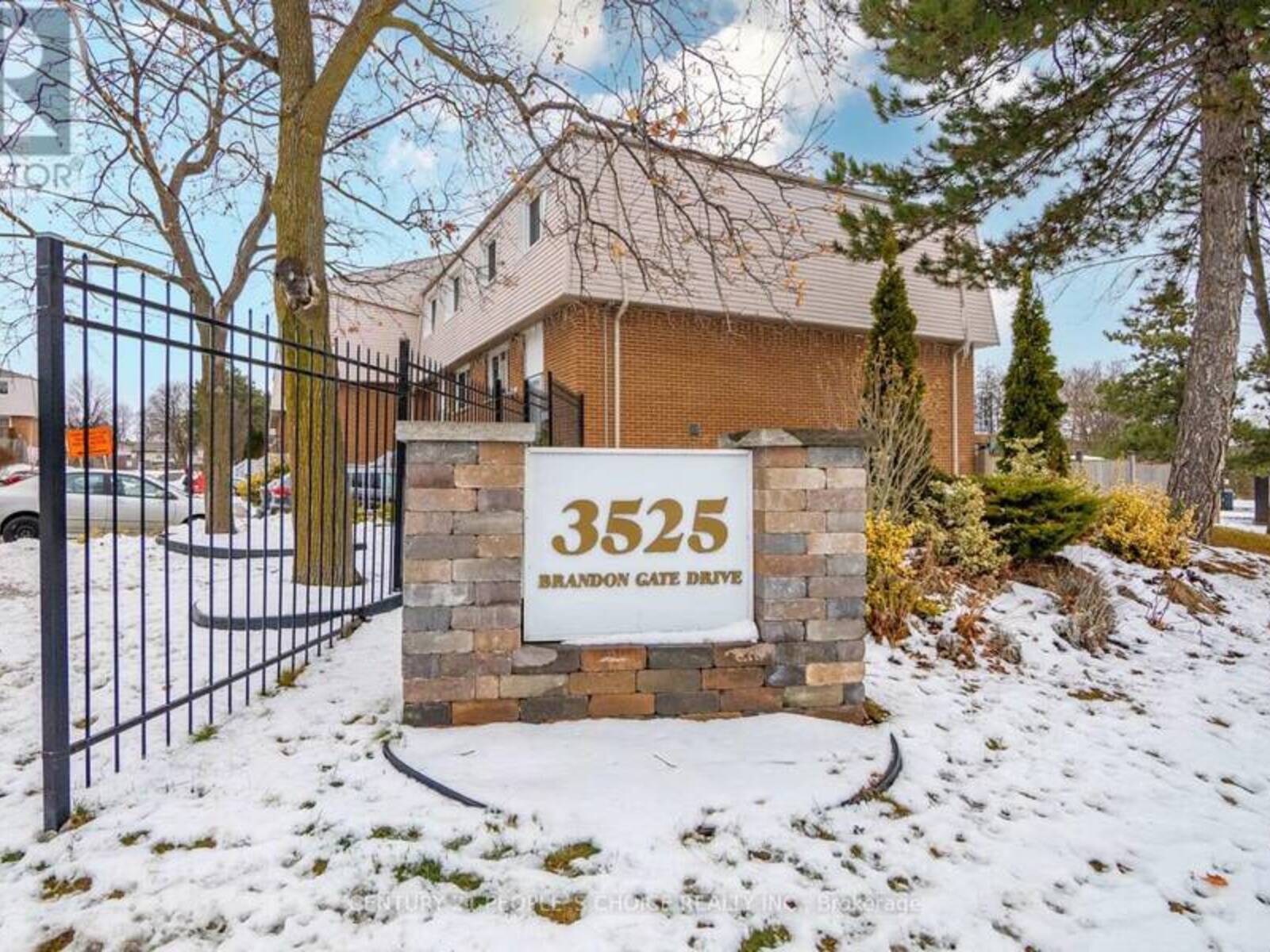 30 - 3525 BRANDON GATE, Mississauga, Ontario L4T 3M3