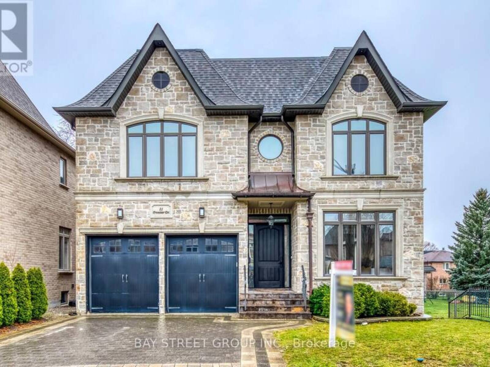 21 FRONTIER DRIVE, Richmond Hill, Ontario L4C 0M2