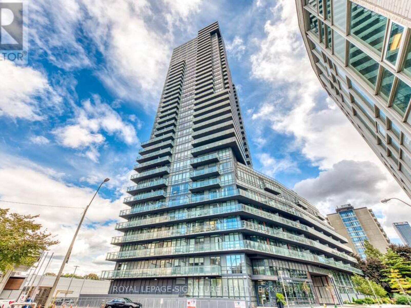 921 - 825 CHURCH STREET, Toronto, Ontario M4W 3Z4