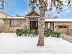 107 COMBE AVENUE Toronto Ontario, M3H 4J8