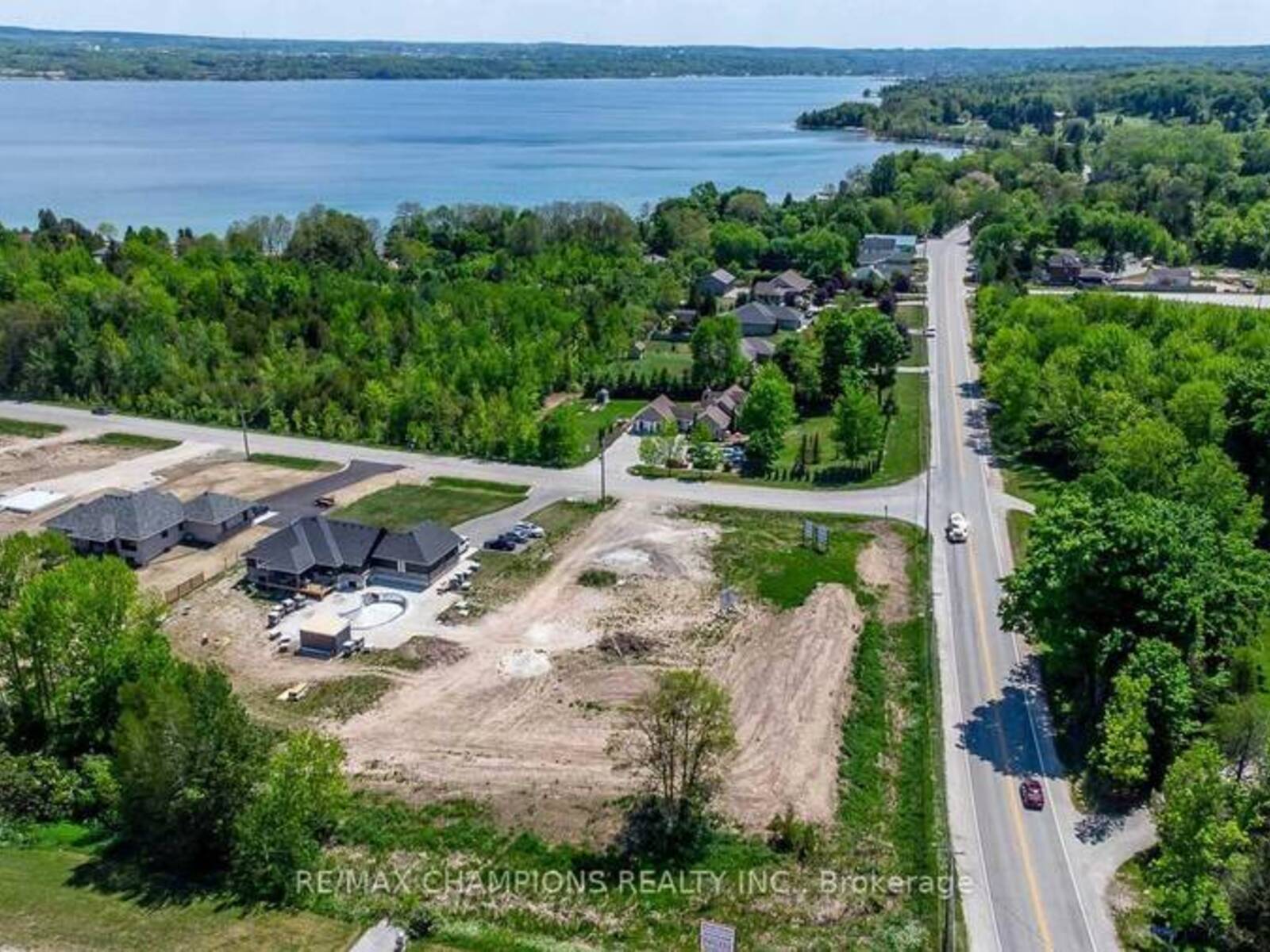 106 BALMY BEACH ROAD, Owen Sound, Ontario N4K 5N4