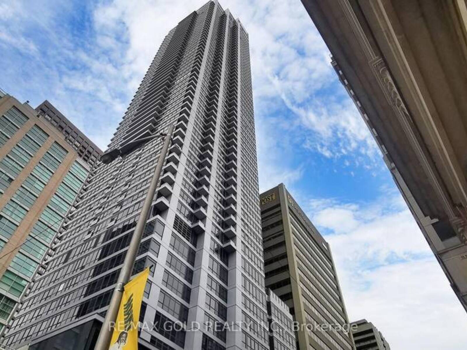 1410 - 395 BLOOR STREET, Toronto, Ontario M4W 0B4