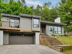 8 PINE SPRING ROAD Barrie Ontario, L4M 4Y8